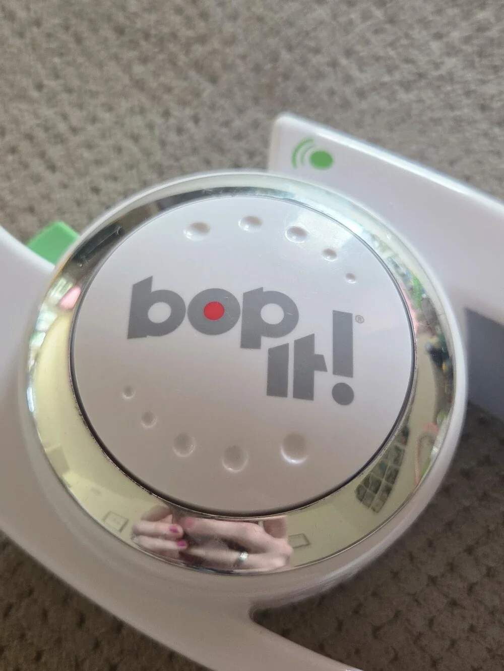 Bop It! Electronic Handheld Game White Shout Twist Pull Hasbro 2008 Tested Works